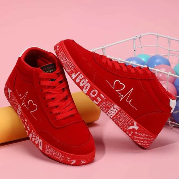 Graphic Letter Print Red Sneaker - Picture 4 of 5